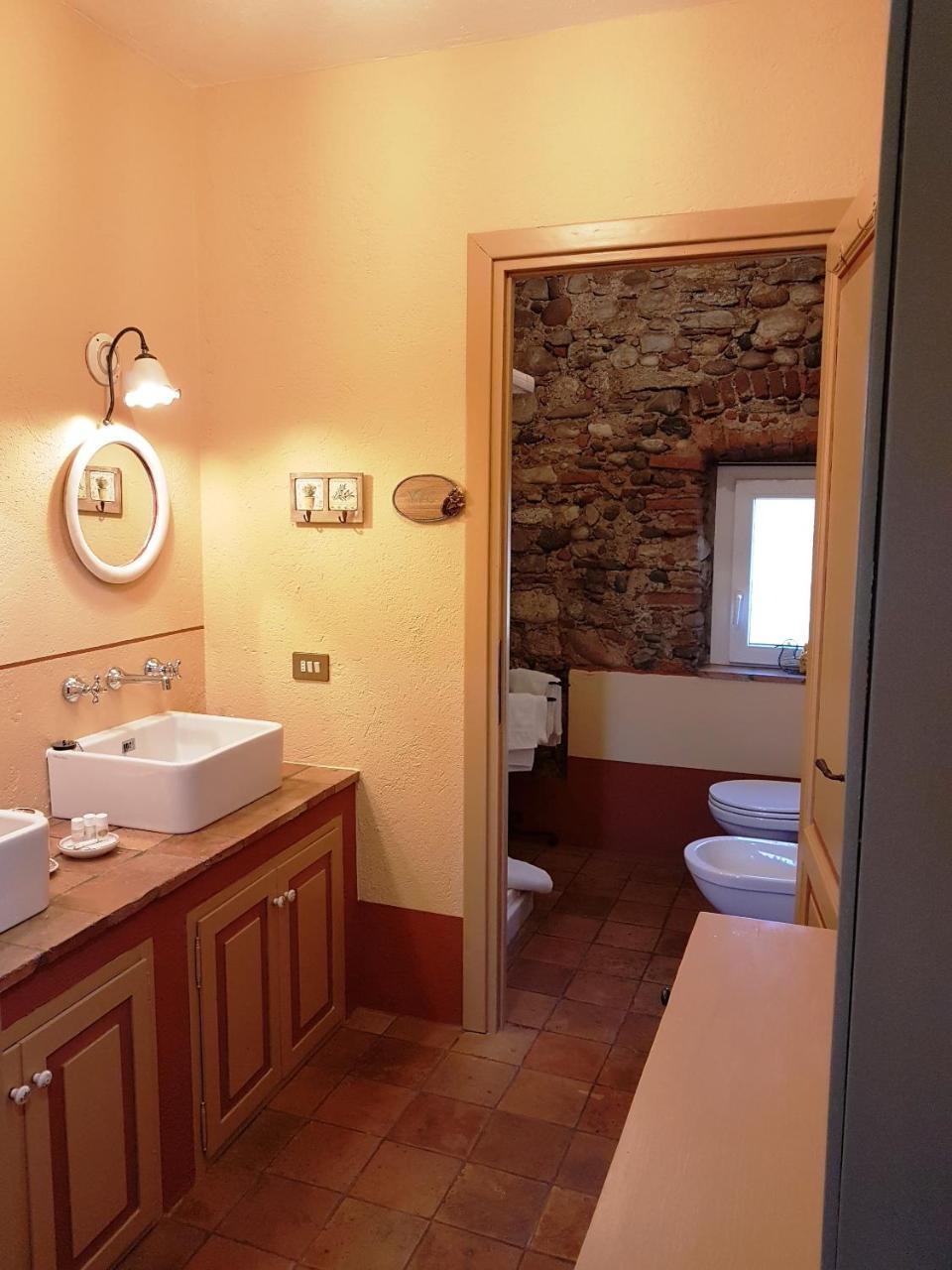 B&B La Cascina Di Monia E Mario Borgo Ticino Dış mekan fotoğraf