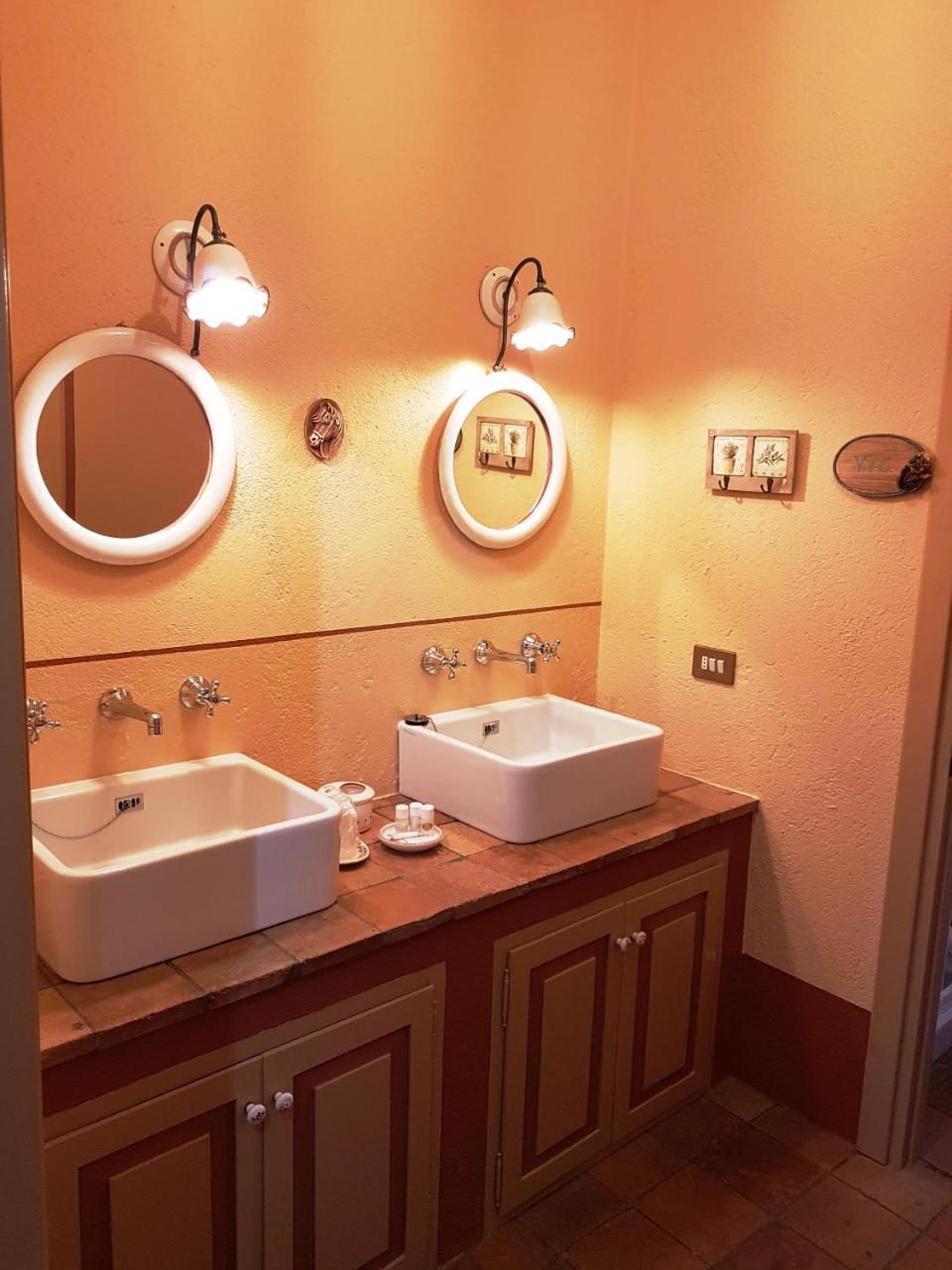 B&B La Cascina Di Monia E Mario Borgo Ticino Dış mekan fotoğraf